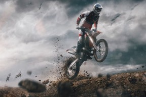 米兰体育下载-王者归来！西亚卡姆引爆全场，瑞士队球迷陷入疯狂